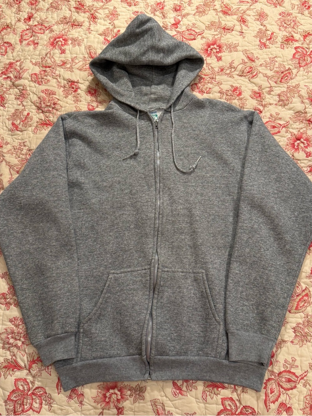 Vintage 1980s Discuss Athletic Tultex Grey Comfy Hoodie! 100% Cotton Made in USA